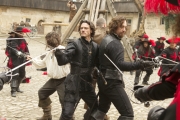 Die drei Musketiere (2011) (3D): D'Artagnan (Logan Lerman) und die Musketiere Aramis (Luke Evans) und Athos (Matthew Macfadyen)
