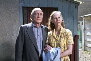 Film Le Havre von Regisseur Aki Kaurismki: Marcel Marx (Andr Wilms) und Arletty (Kati Outinen)