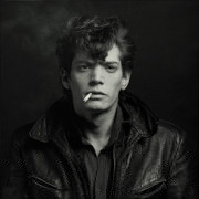 Mapplethorpe: Look at the Pictures - Selbstportrait, 1980; Copyright: Robert Mapplethorpe Foundation. Used by permission.