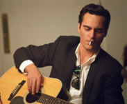 Joaquin Phoenix als Johnny Cash